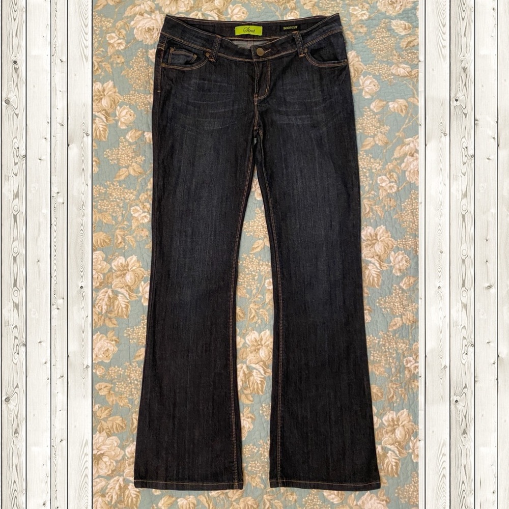 New Look UK Strut Bootcut Jeans size 10